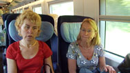 im Zug: Silvia und Christa