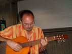 Achim mit Gitarre