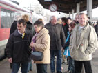am Ostbahnhof: Erik, Karin und Klaus Szymanski, dahinter Franz mit Elisa