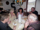 beim Frühstück: Andreas, Reinhilde, Reingard, Klaus, Franz