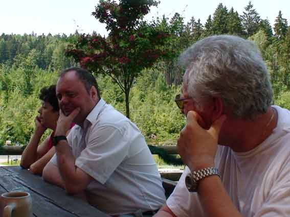 am Tisch: Anneliese, Alwin, Volkhard