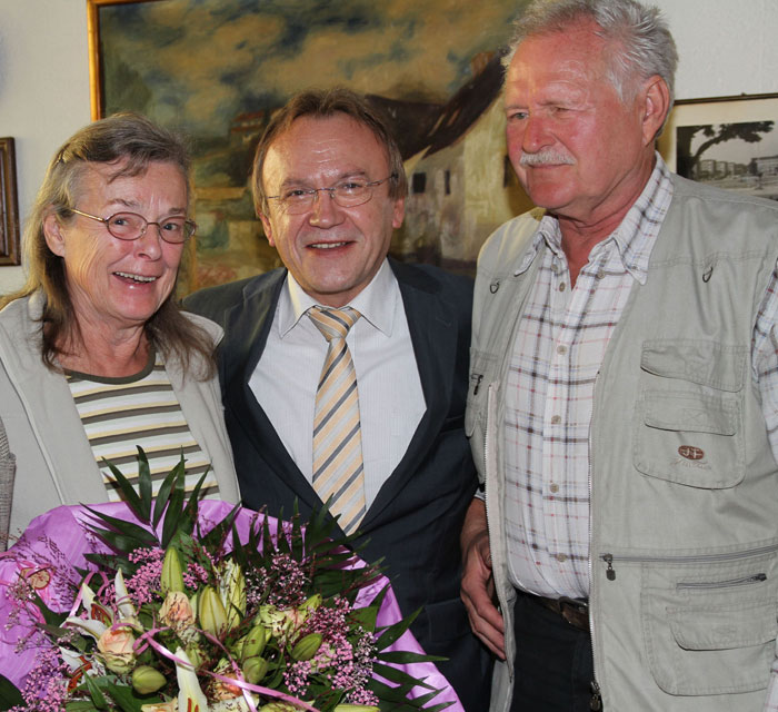 Bild in der Zeitung: Marlene Pritsch, Landrat Pipa, Volkhard Pritsch