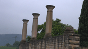 römische Säulen an der Villa